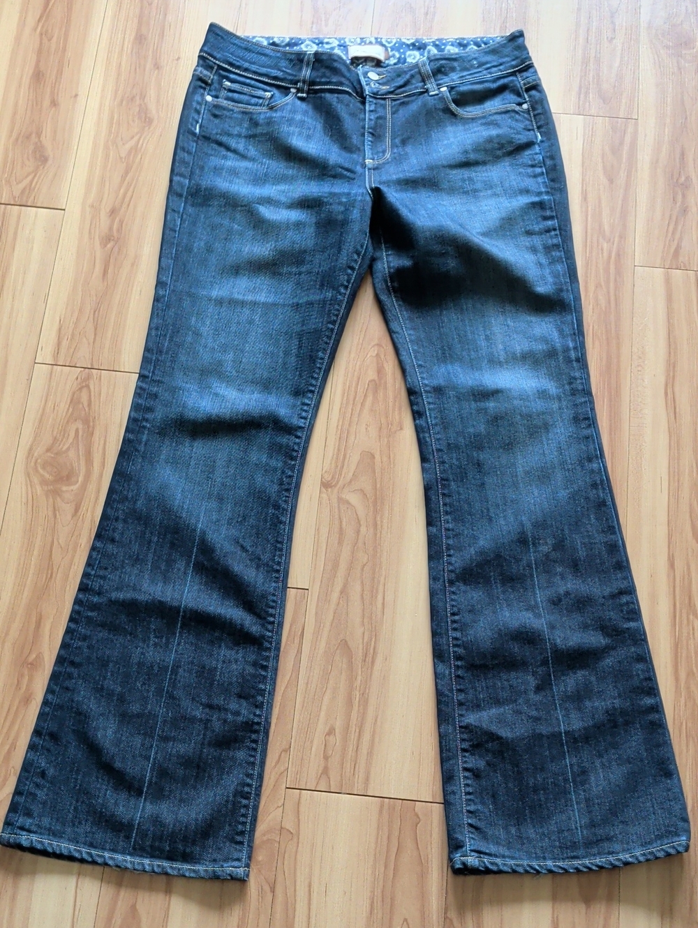 Women's Dark Wash Flared Jeans - Blue